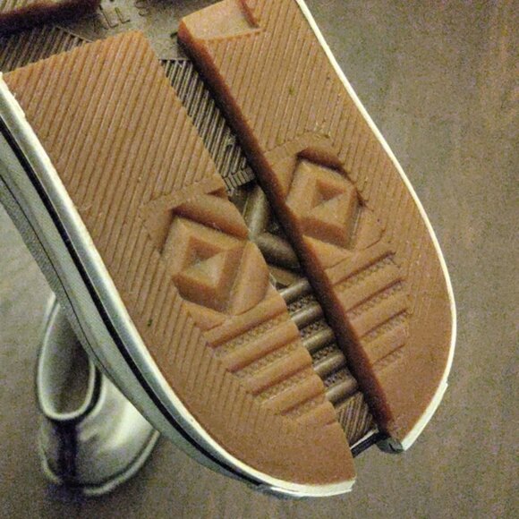 Converse Feng Chen Wang x Chuck 70's 2-in-1 Hi-Top Sneakers - Picture 9 of 11